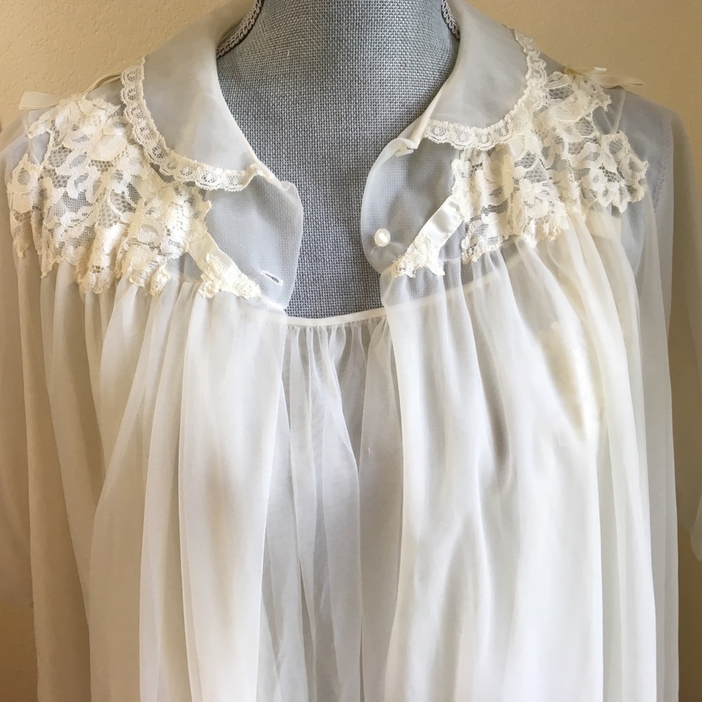 1950s Lingerie - Van Raalte - Peignor Nightie Lace